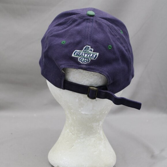 Seattle Thunderbirds Hat (VTG) - CCM Hockey Arch Script - Adult Strapback - Picture 5 of 9